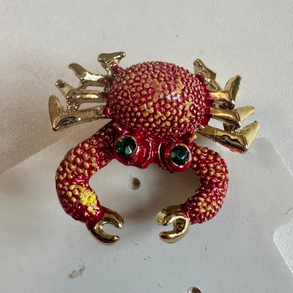 Vintage Red Enamel Crab pair of brooches/pins Gold Tone Nautical Rhinestone Eye - Picture 6 of 9